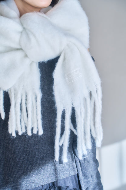 lace tag fluffy muffler