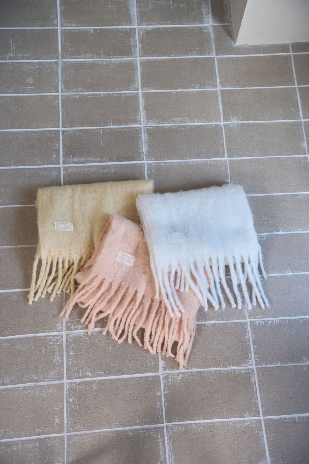 lace tag fluffy muffler