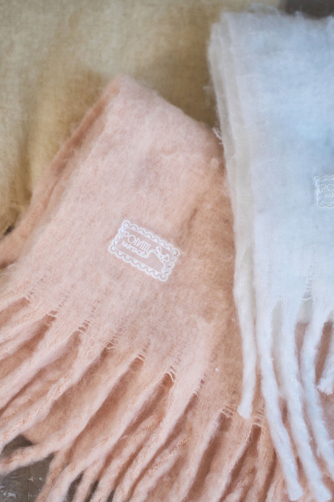 lace tag fluffy muffler