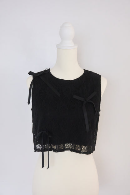 petit ribbon lace set-up