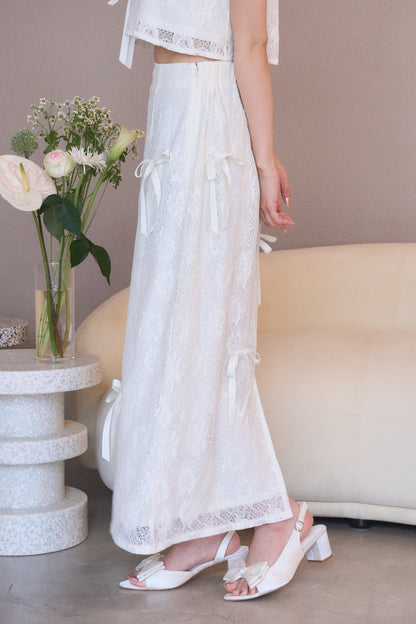 petit ribbon lace set-up