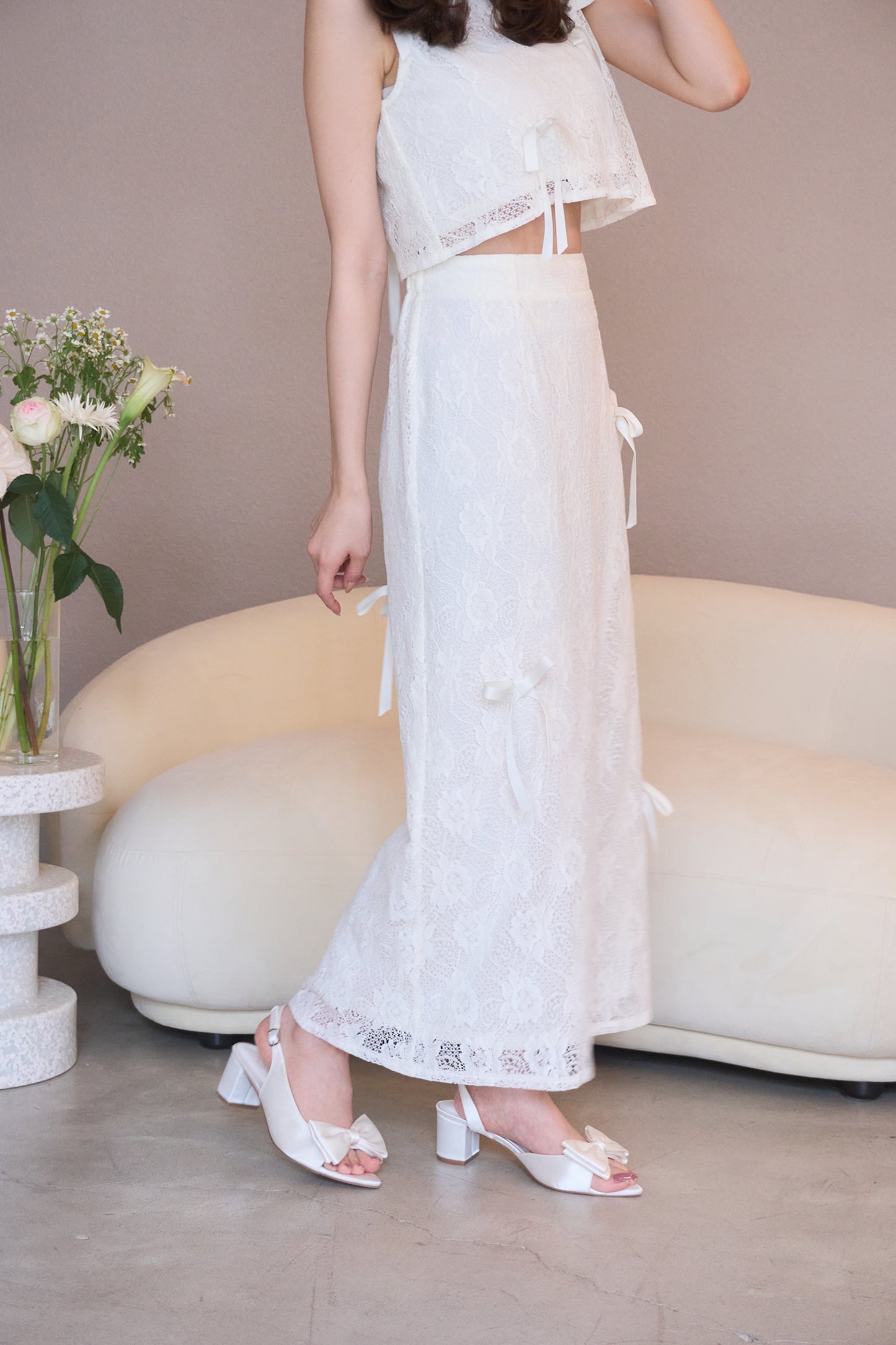 petit ribbon lace set-up