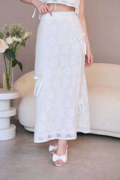 petit ribbon lace set-up