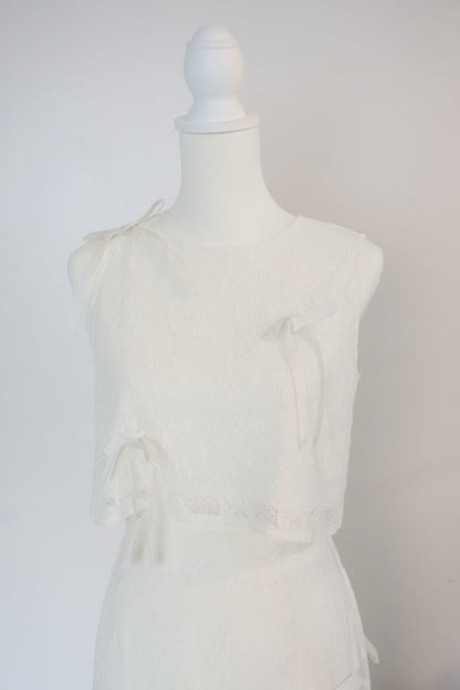 petit ribbon lace set-up