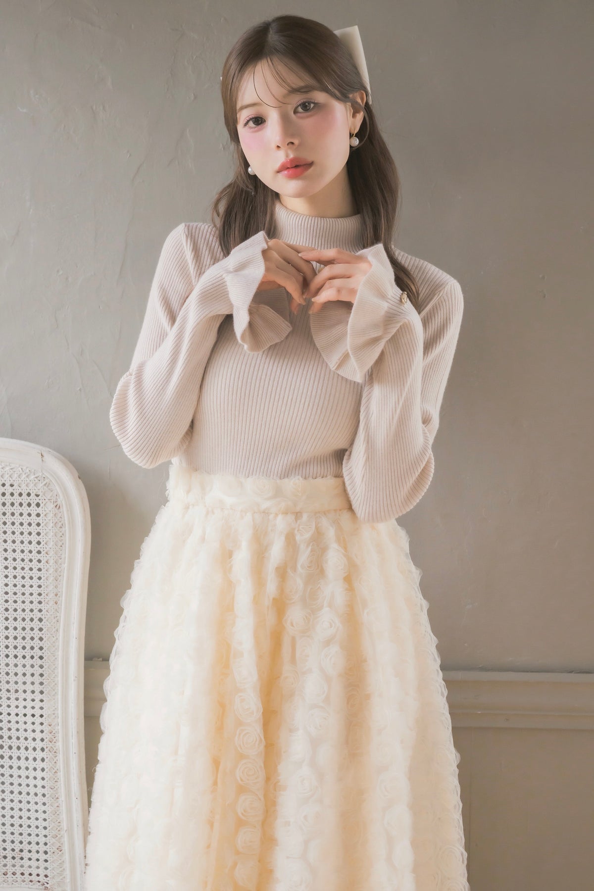 frill high-neck rib knit