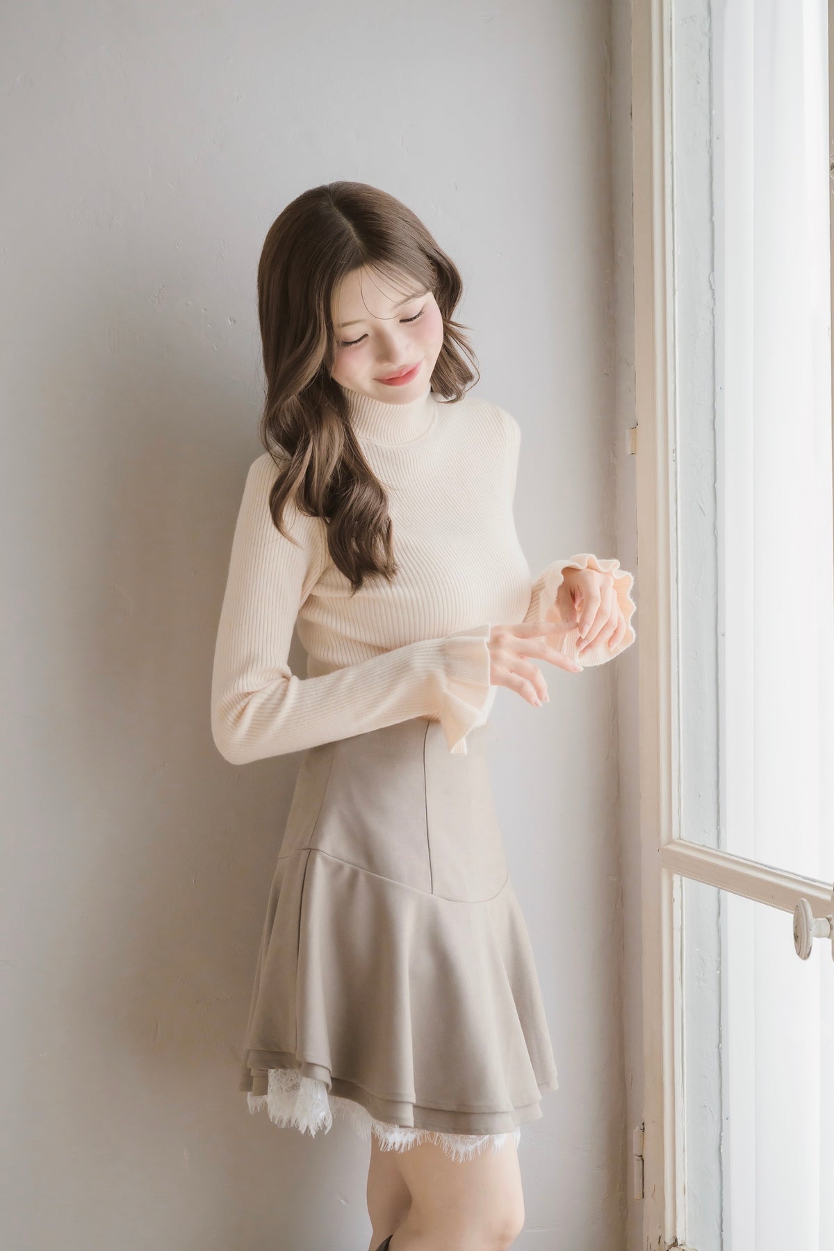 frill high-neck rib knit