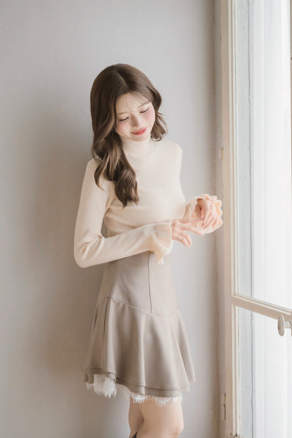 frill high-neck rib knit