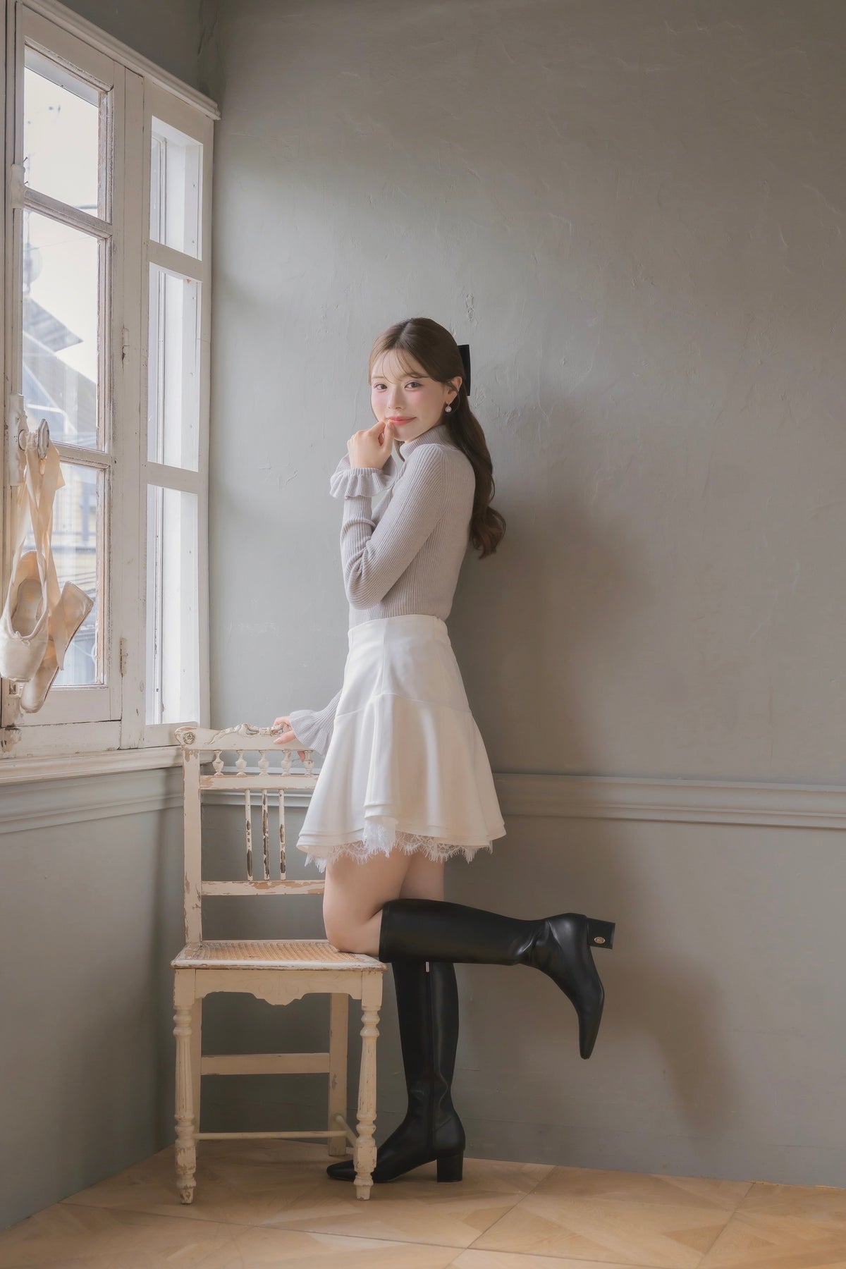 frill high-neck rib knit