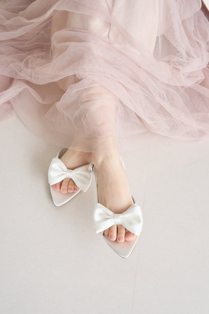 variation ribbon sandal
