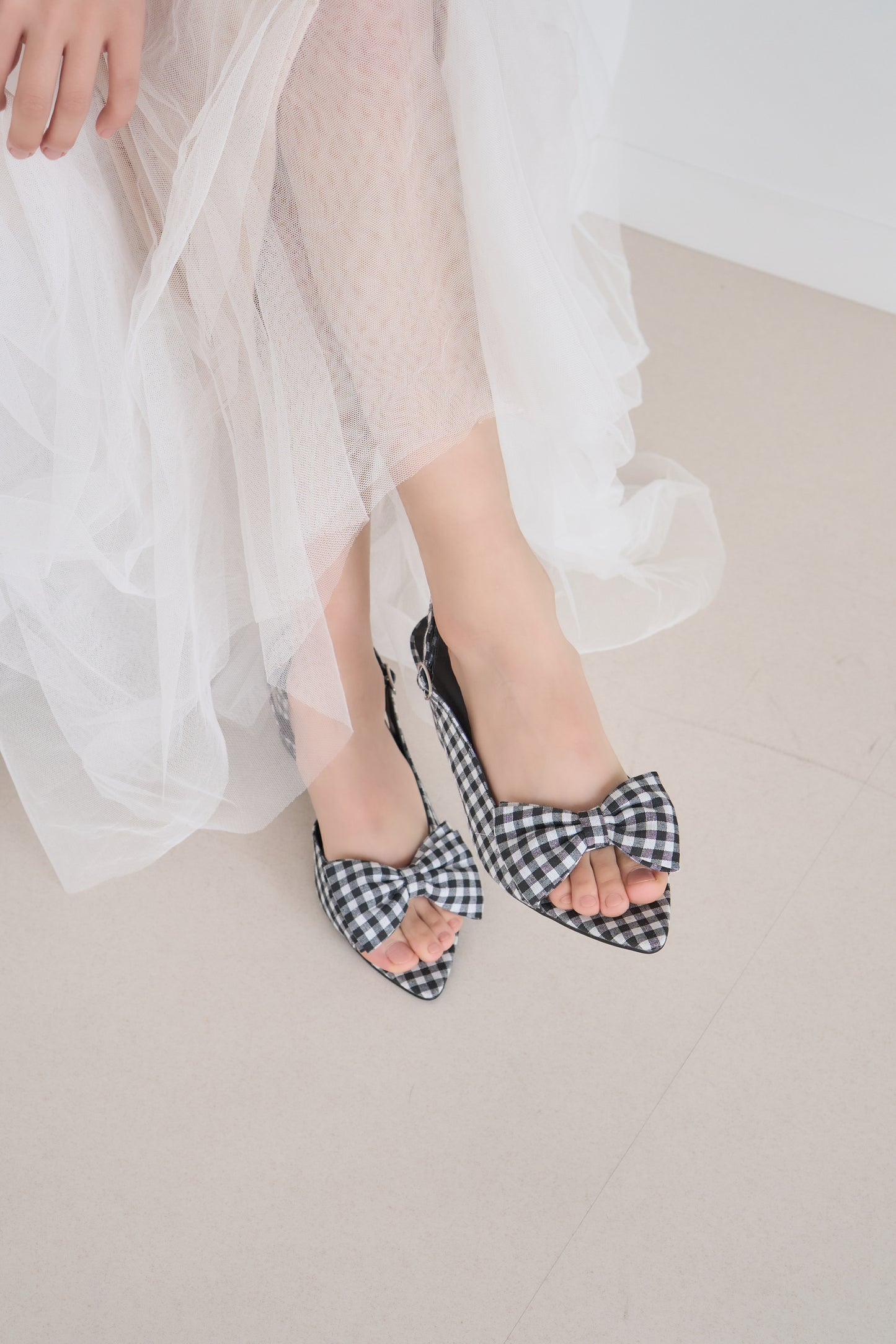 variation ribbon sandal