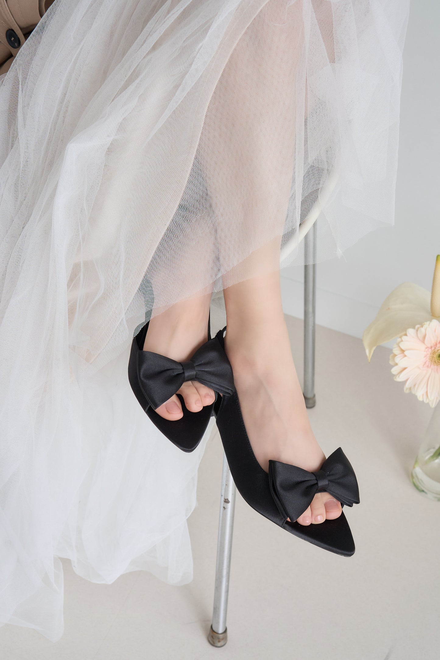 variation ribbon sandal