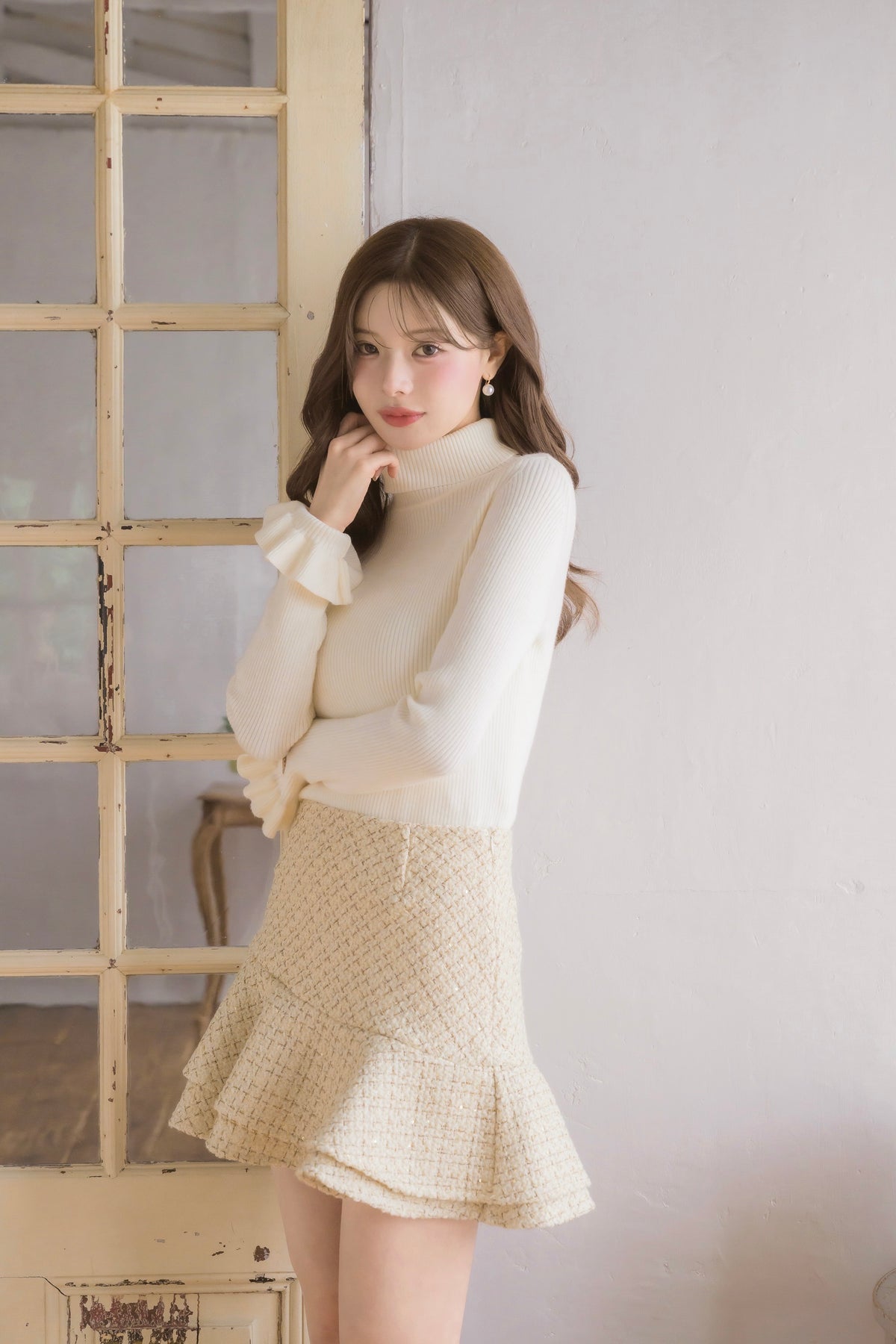 frill high-neck rib knit