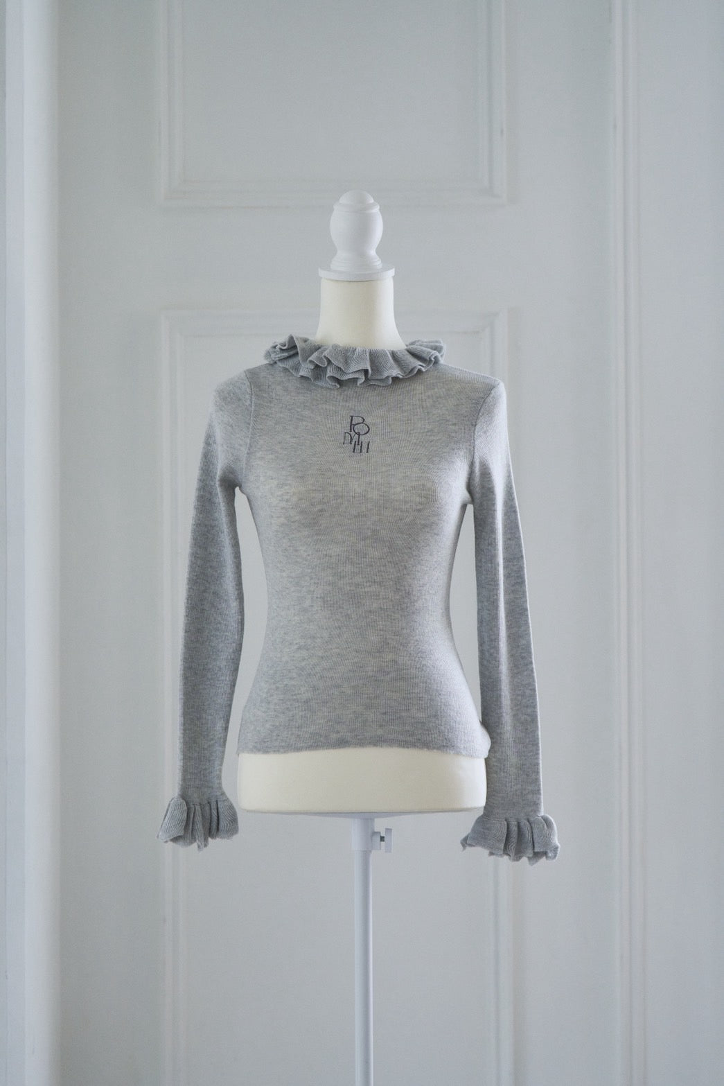 frill neck knit
