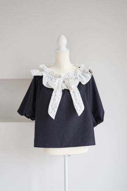 frill collar ribbon blouse