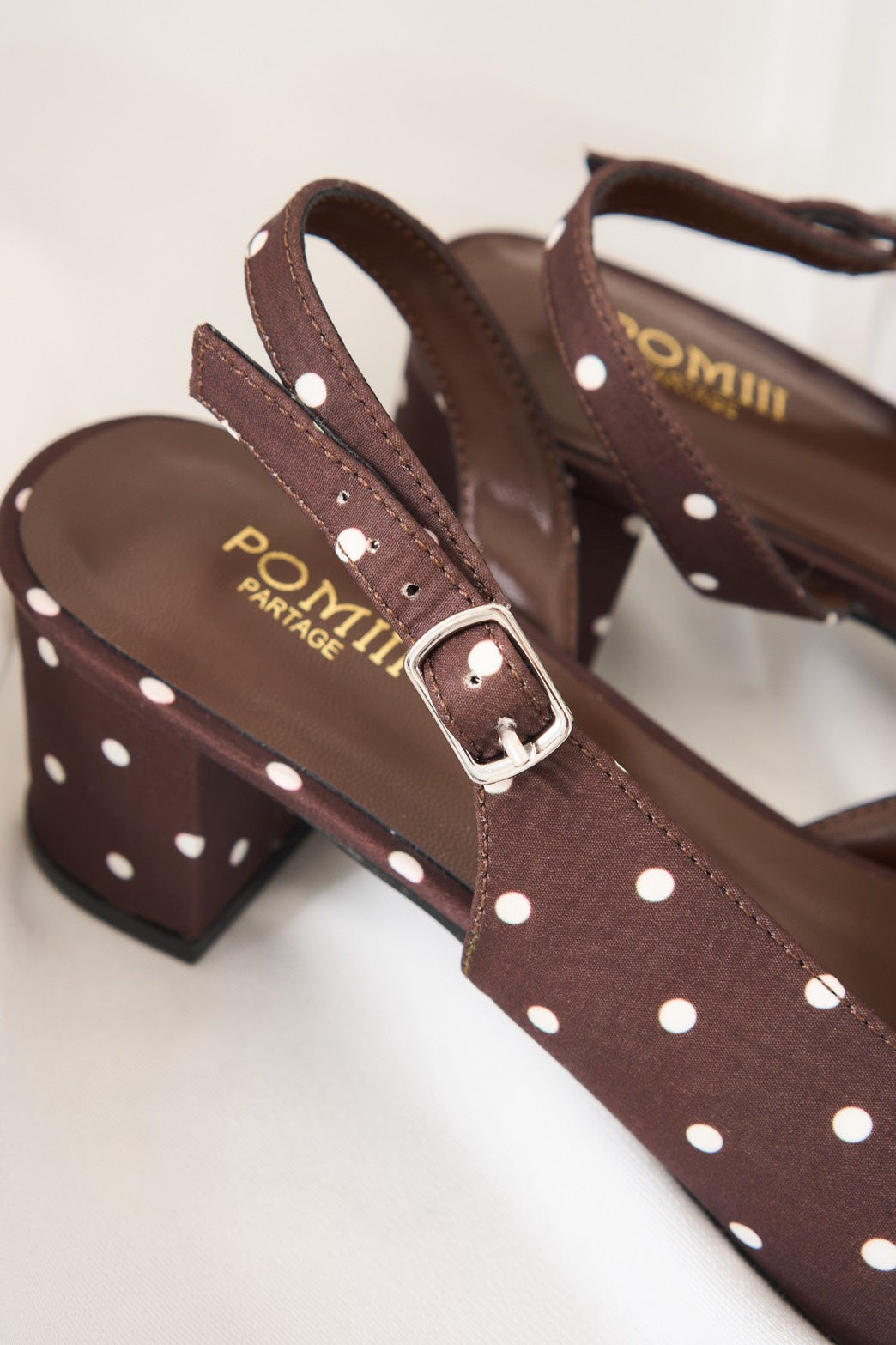 variation ribbon sandal