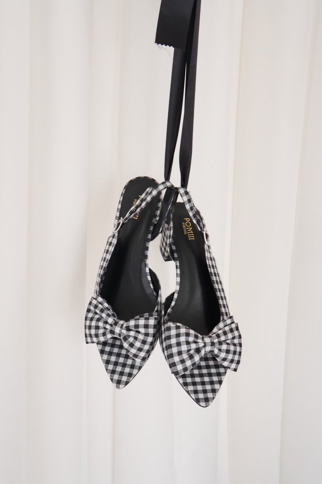 variation ribbon sandal