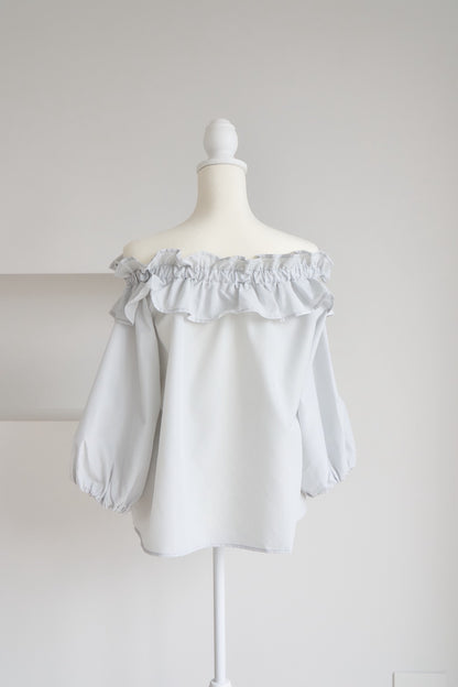 frill collar ribbon blouse
