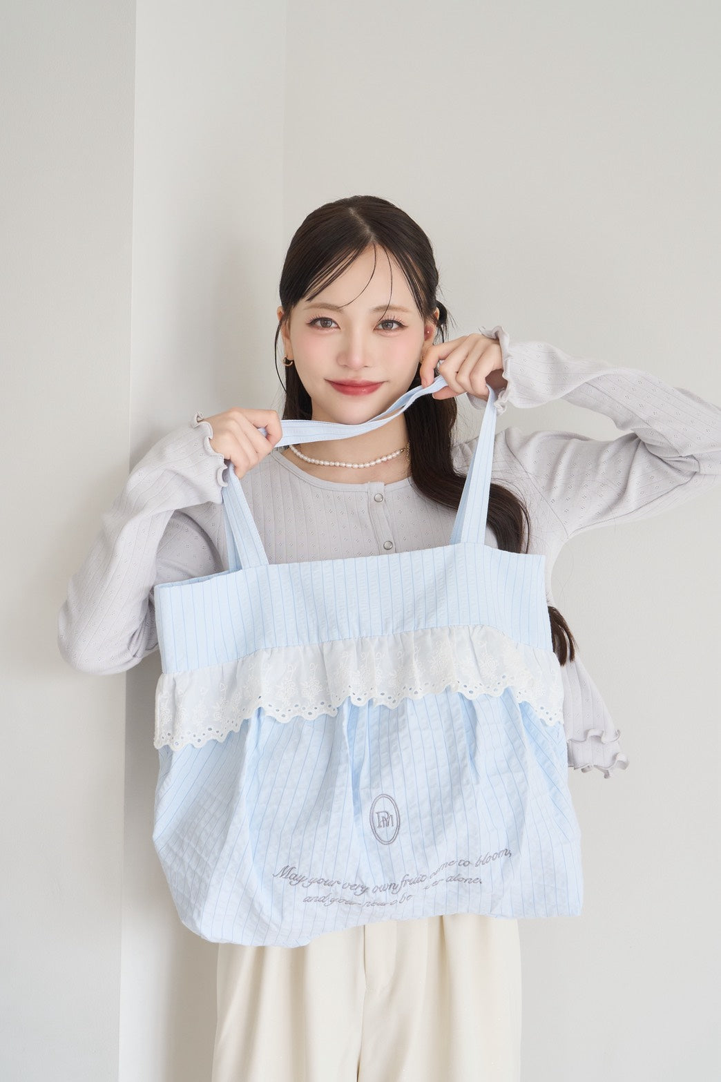 frill tote bag