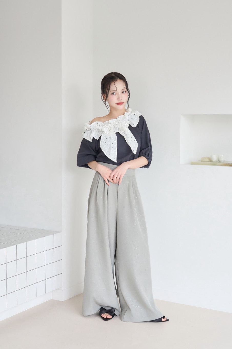 frill collar ribbon blouse
