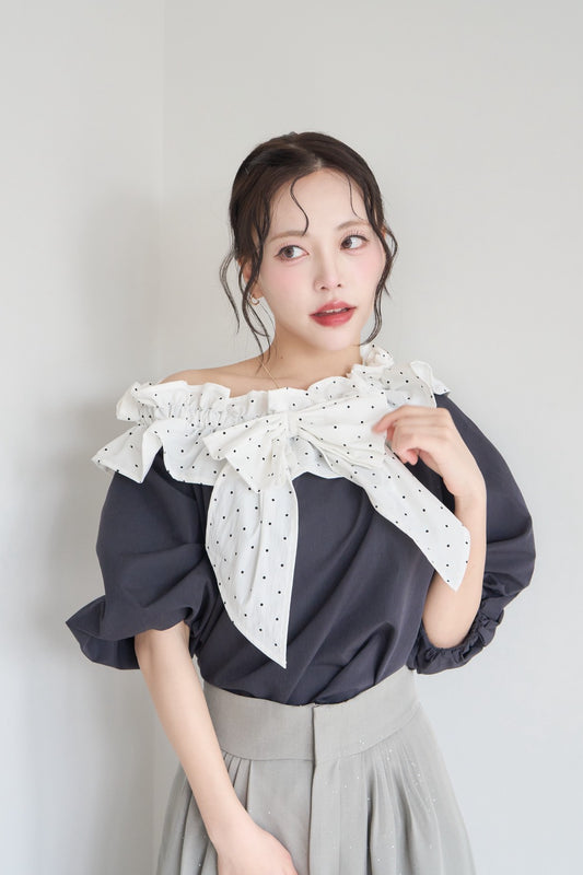 frill collar ribbon blouse