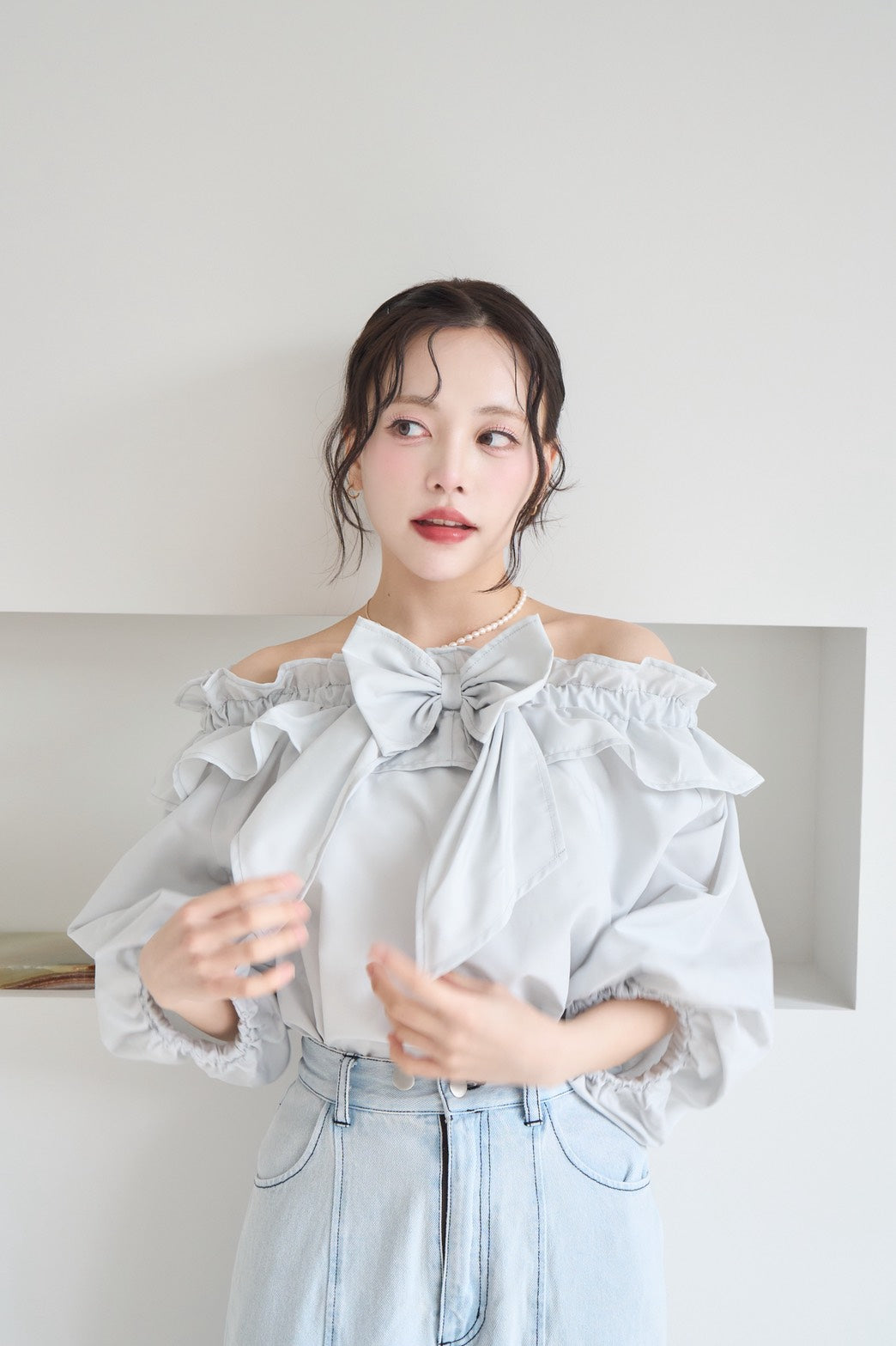 frill collar ribbon blouse
