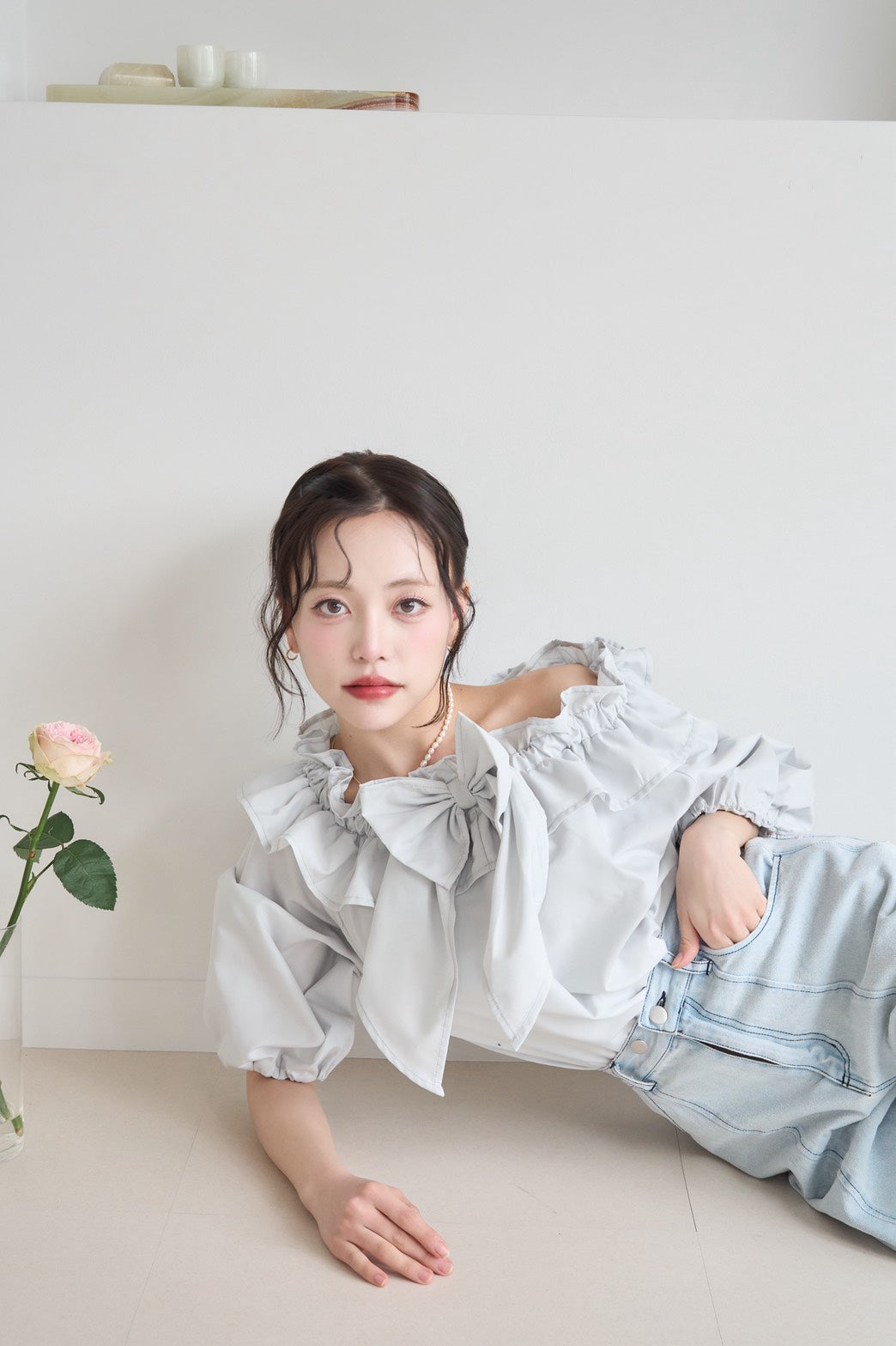 frill collar ribbon blouse